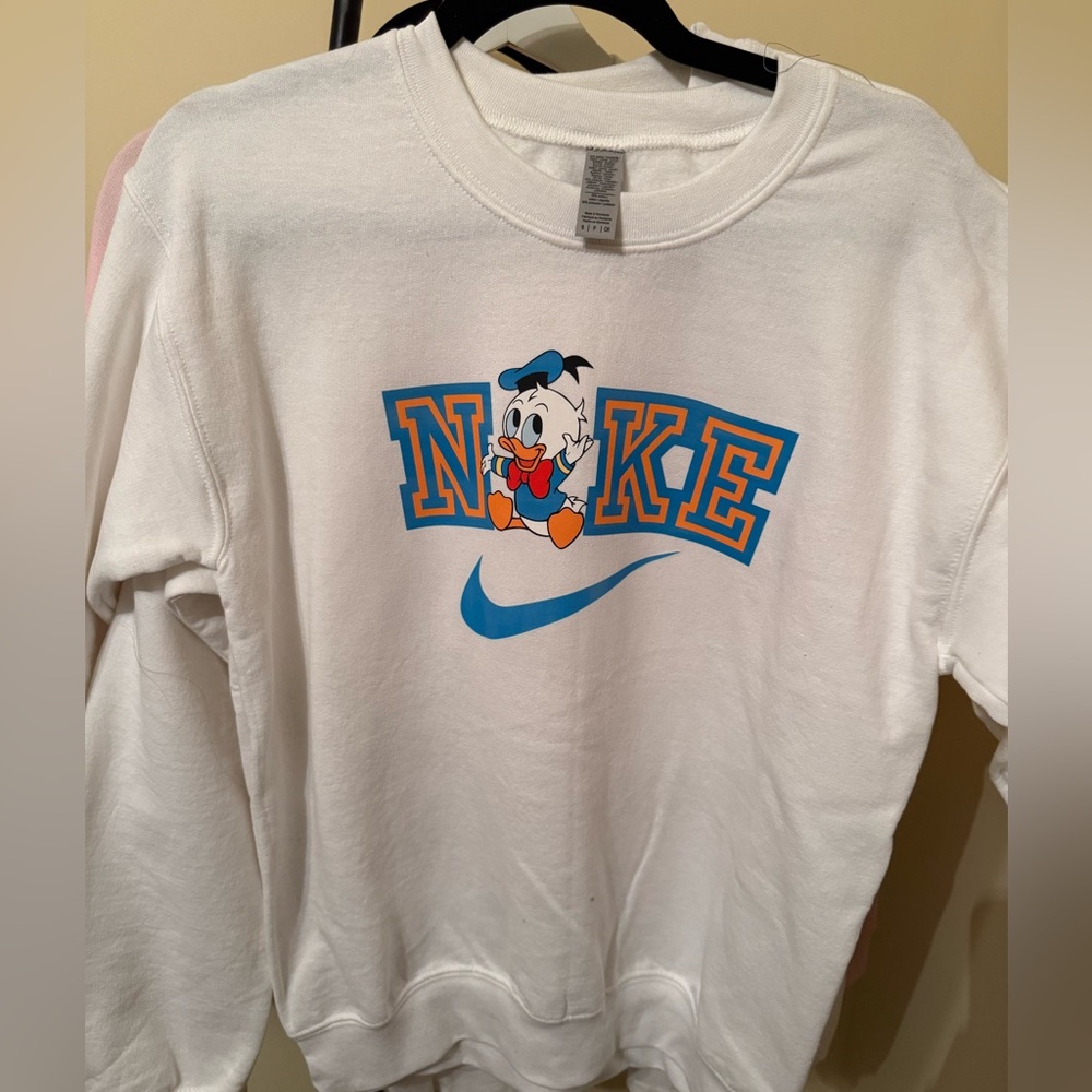 Nike White Sweatshirt with Duck Graphic